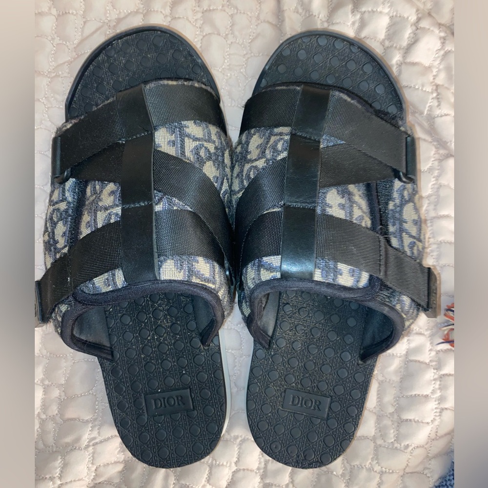 Black and tan Dior men’s sandals size 10